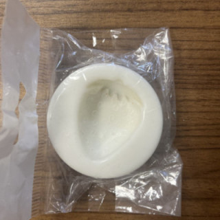 Çilek desenli yuvarlak beyaz silikon kalıbı