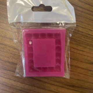 Kare kenarları noktalı pembe silikon kalıp küçük