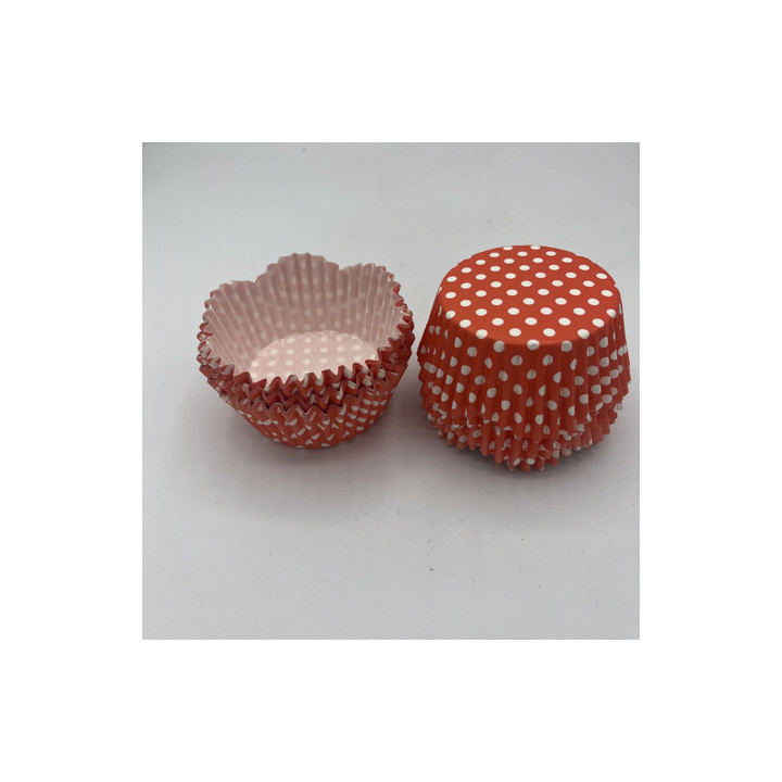 Kırmızı beyaz puantiyeli kenarı dalgalı cupcake kalıbı adet:20
