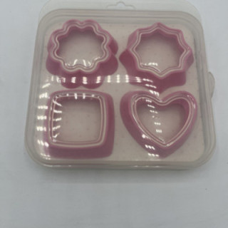 Pembe renk bisküvi kalıbı dörtlü plastik