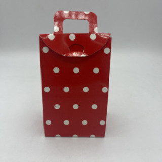 Kırmızı beyaz puantiyeli karton kutu