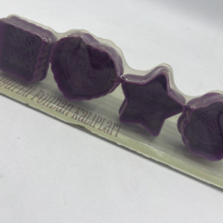 4lü mor renk basmalı kurabiye&bisküvi kalıbı yazılı şekilli