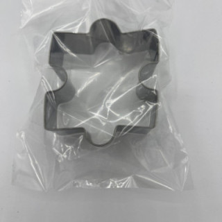 Küçük puzzle şeklinde metal kurabiye kalıbı