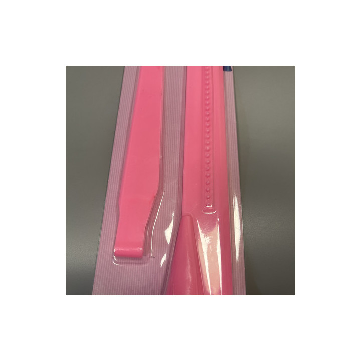 Pembe renkli pasta kenar yüzey düzeltici