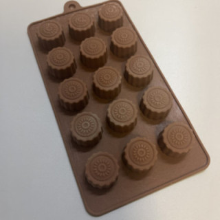 Yuvarlak güneş desenli kahverengi silikon kalıp