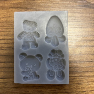 Hayvan figürlü gri silikon kalıp